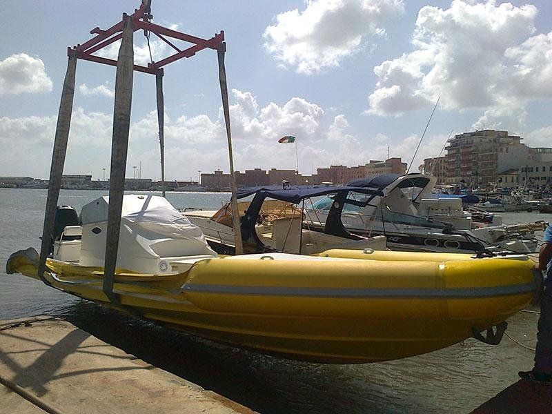 Gru per alaggio con barca 4