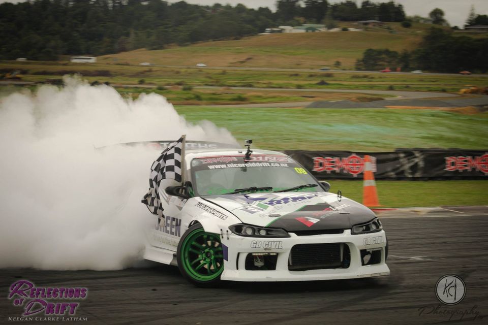 Drifting drift car Nico Reid D1NZ Burnout