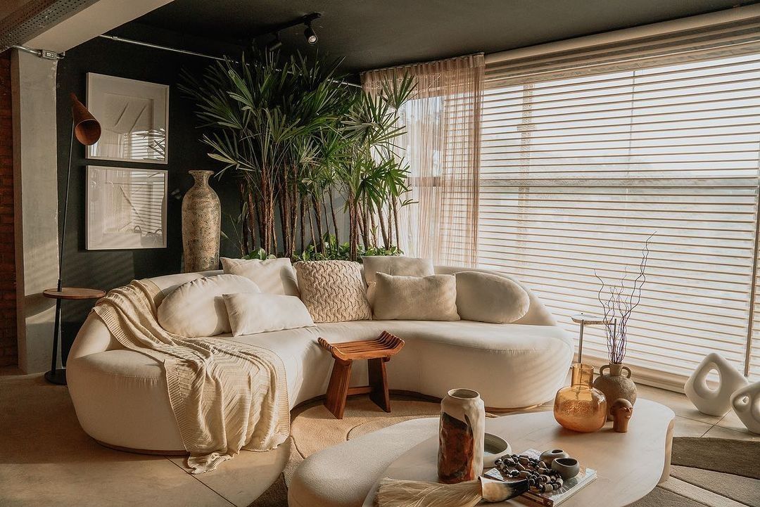 Sofá Morphos da Bell’Arte Living em ambiente contemporâneo, destacando conforto.