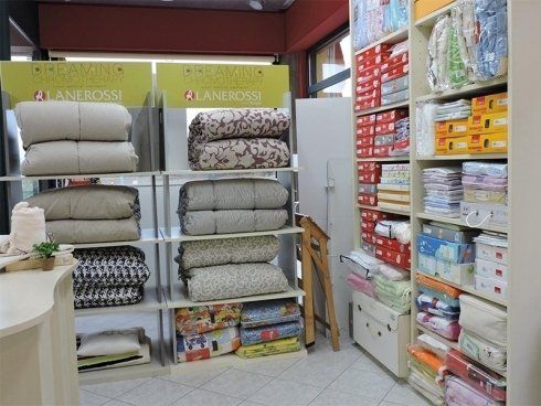 Espositori con trapunte