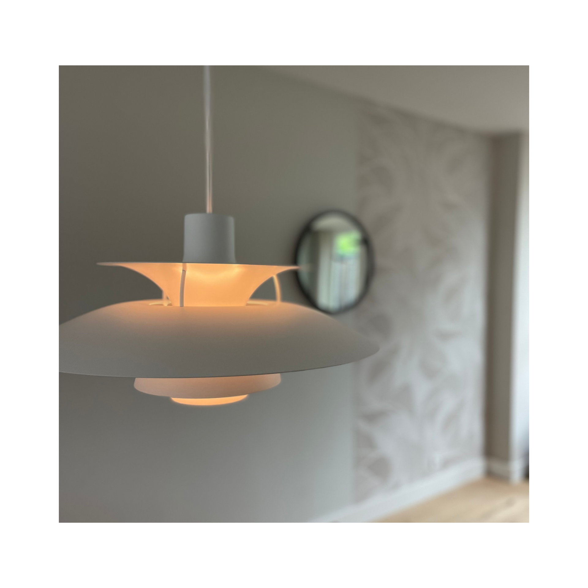 Lamp van Louis Poulson.