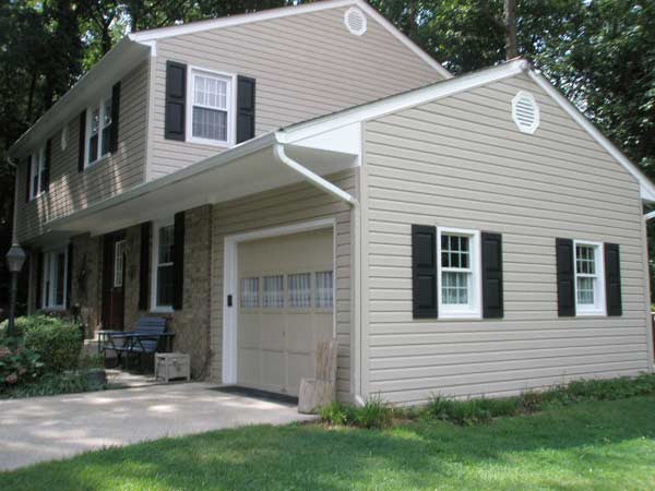 Patios — Cream house in Woodbridge, VA