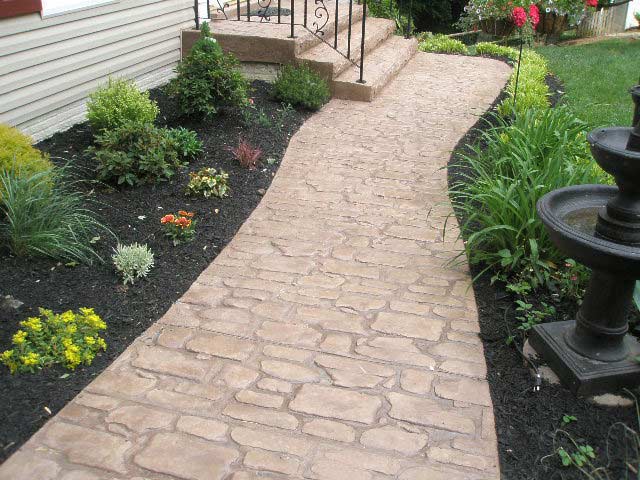 Fosse — Beautiful garden and walkways in Woodbridge, VA