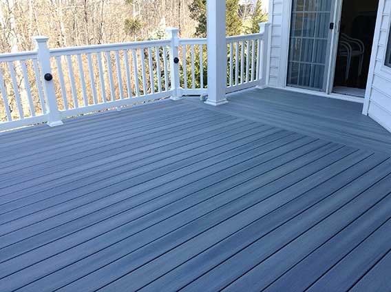 Alley — Residential Deck B in Woodbridge, VA