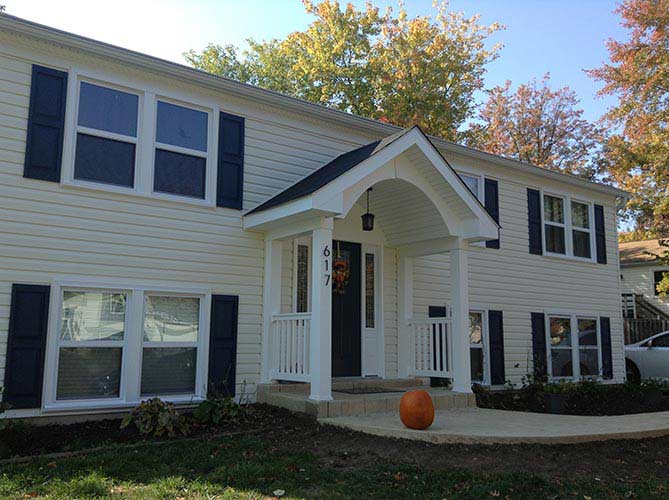 Mezzanine — White big house in Woodbridge, VA