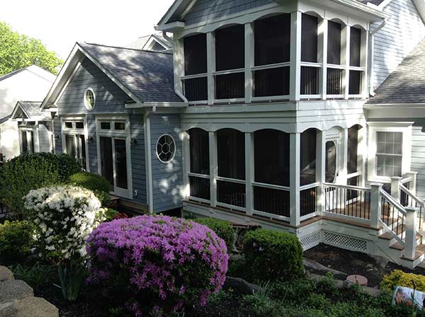 Platform — Beautiful garden outside the house in Woodbridge, VA
