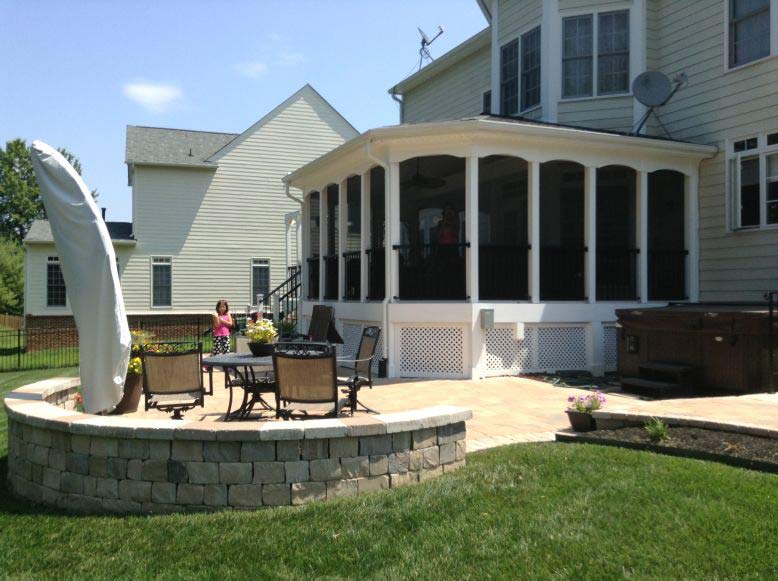 Computer Desk Plans — Chairs and table in the backyard in Woodbridge, VA