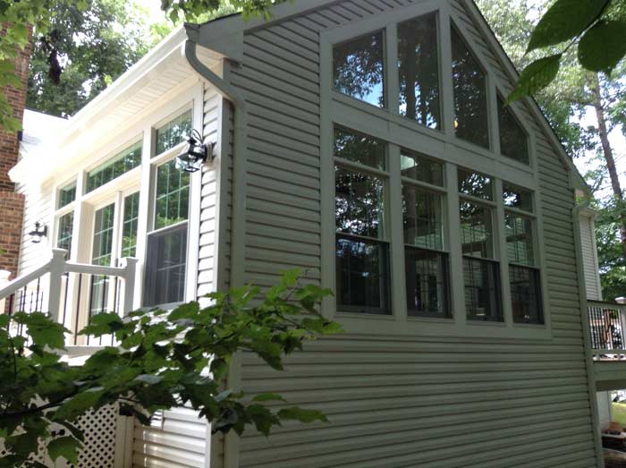 Add-on — Small house with clear window in Woodbridge, VA