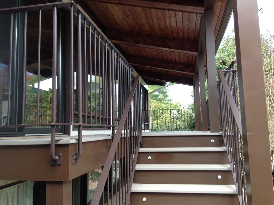 Bedrooms — Stair to deck in Woodbridge, VA