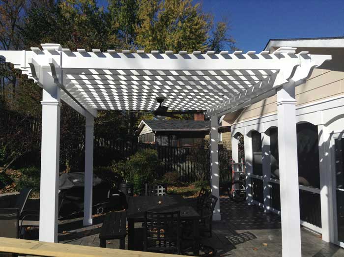 Va — Table and Chairs Outside the House in Woodbridge, VA
