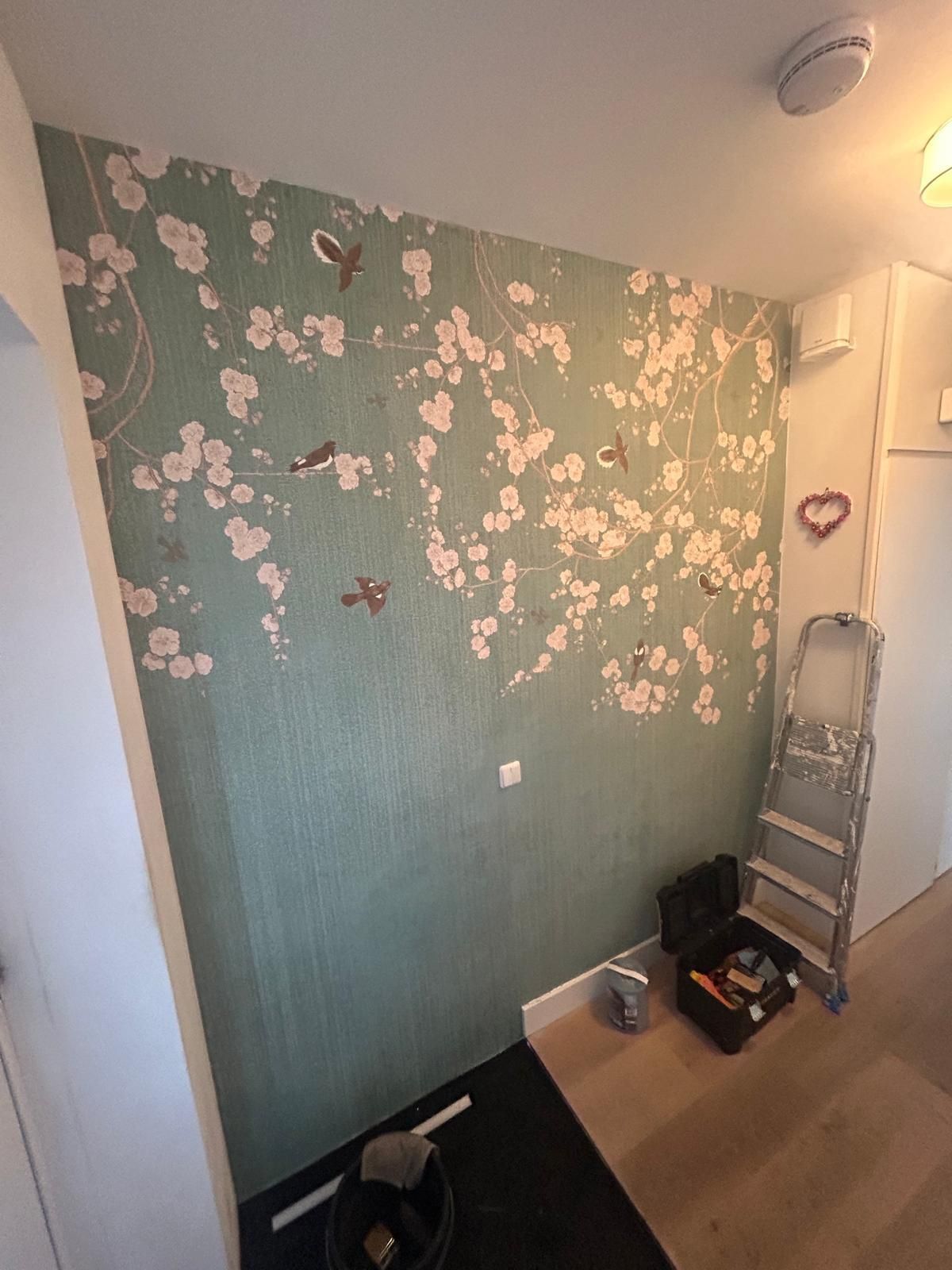 Behangen van een gang in de benedenwoning