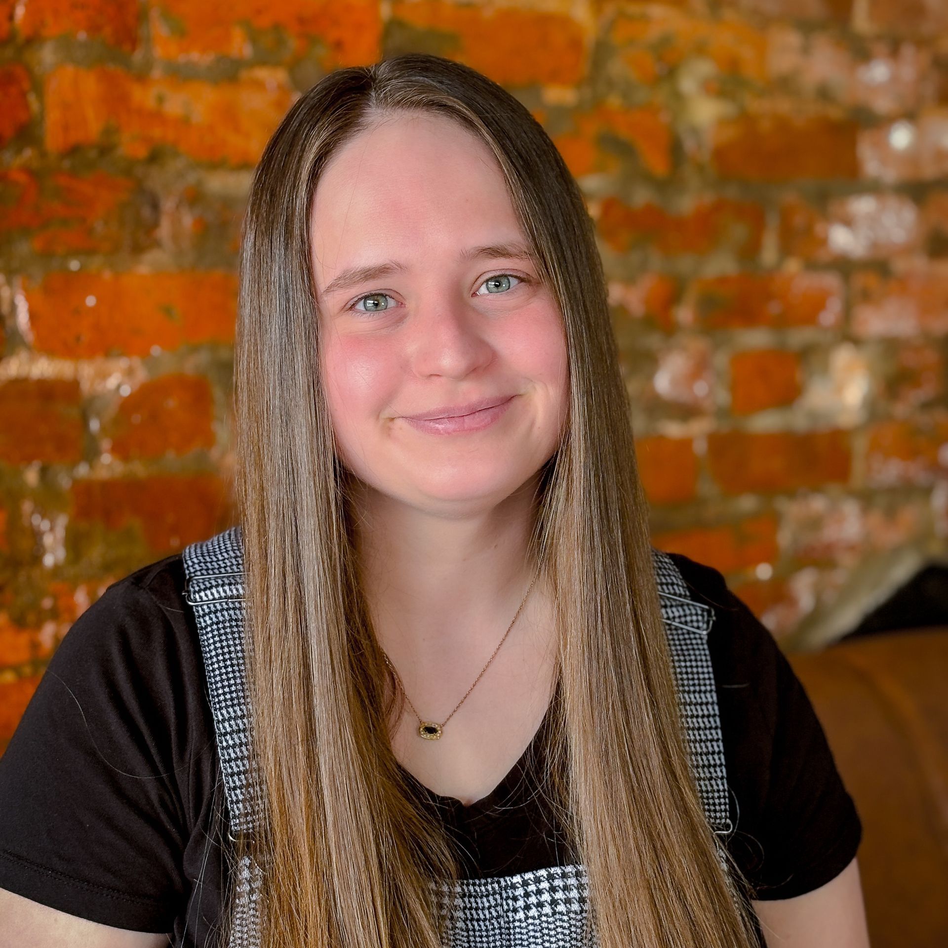 Gabi Gray, Control Operator, Red Tree Marketing