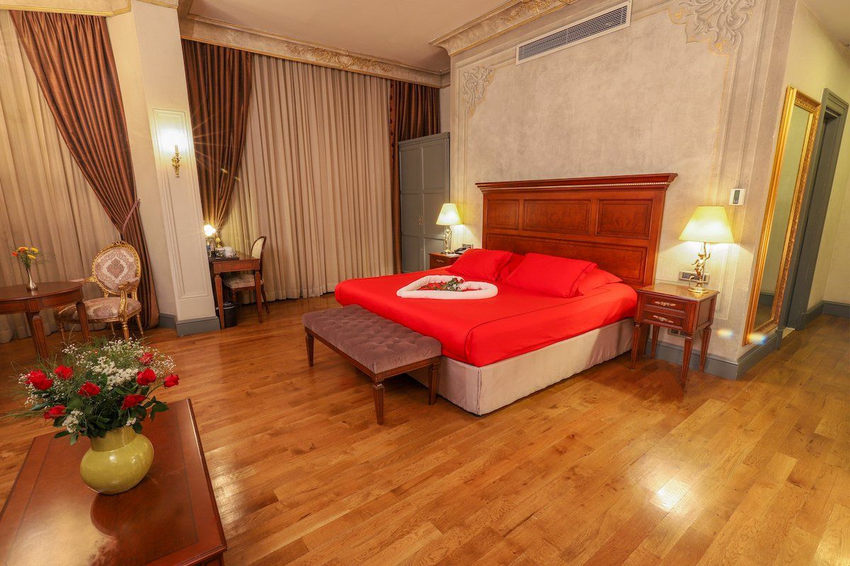 Palazzo Donizetti Hotel Honeymoon Suite