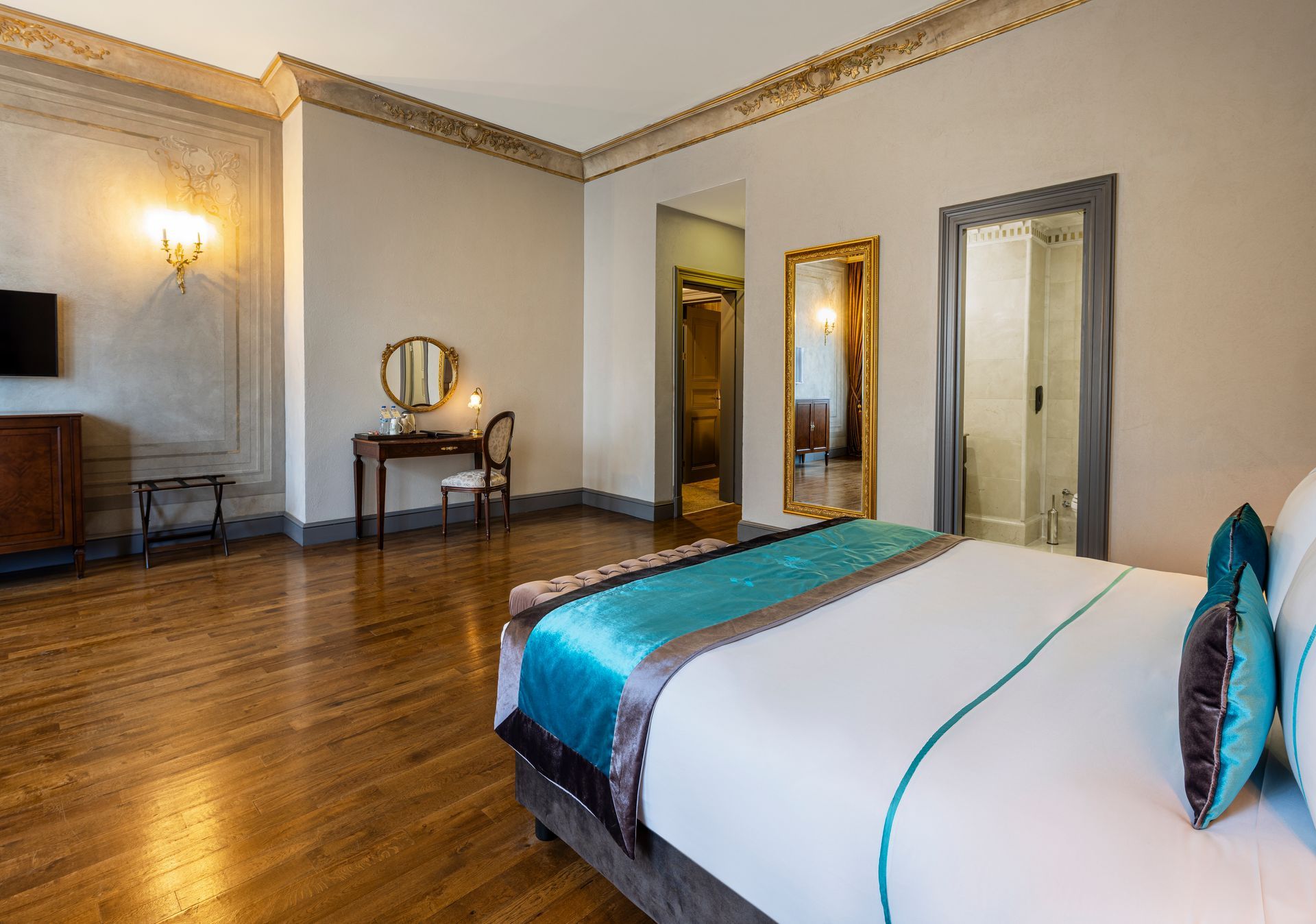 Palazzo Donizetti Hotel, corner room