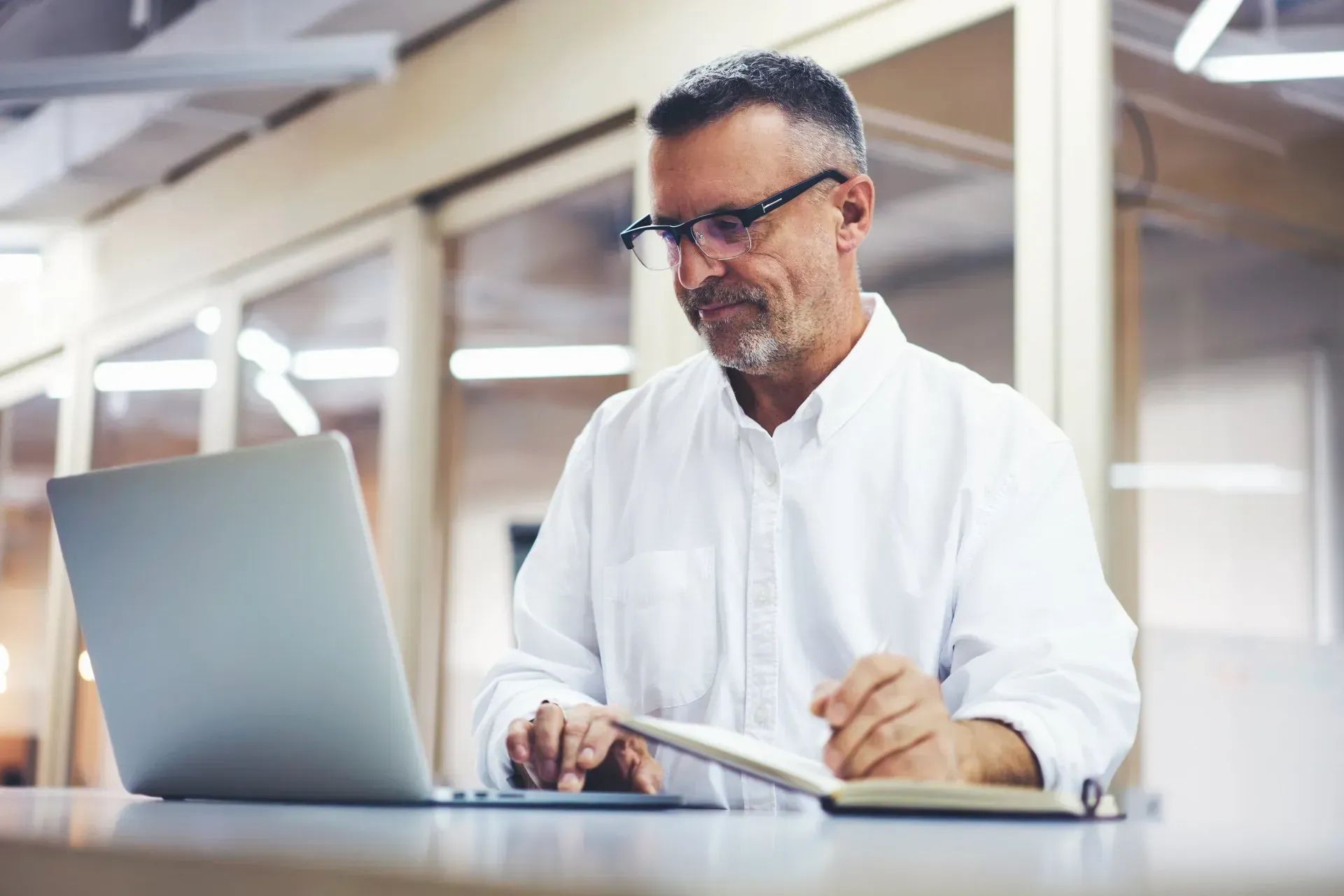 a man making a will online