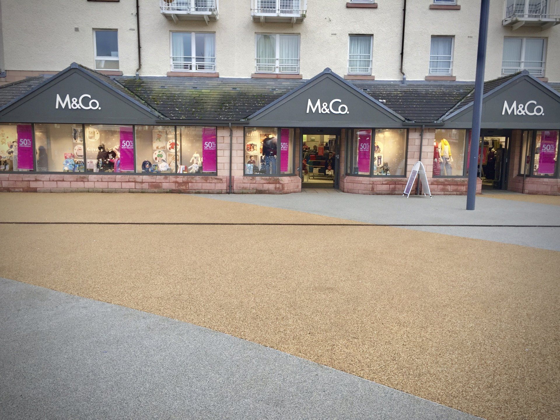 Resin Bound Surfacing to town centre streets