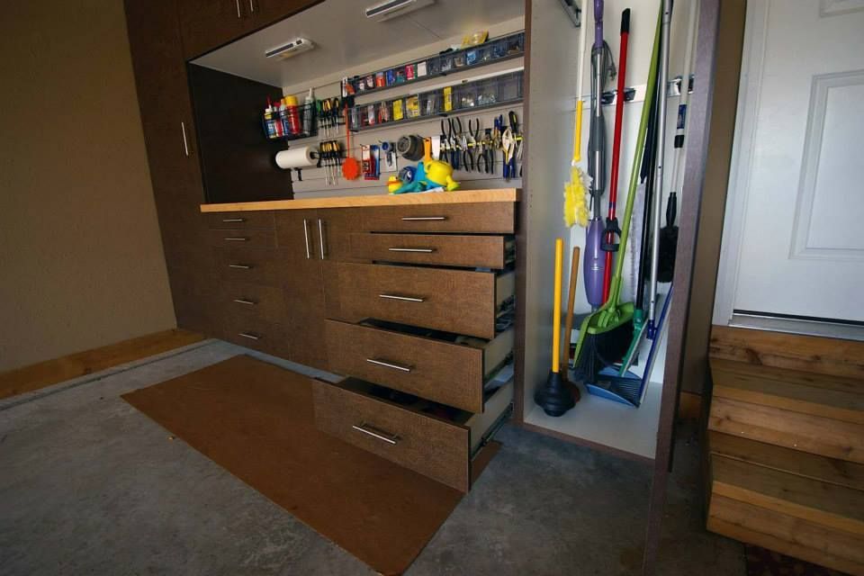 LB Classic Closets Is an Expert at Organizing Workbenches & Cleaning Supplies for Mid-MO Garages
