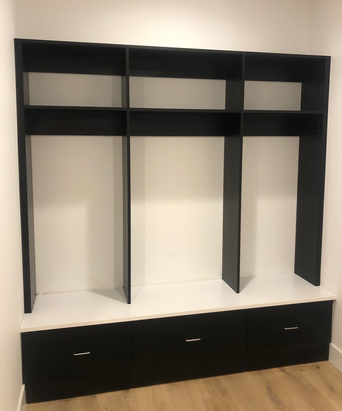 At LB Classic Closets, We Provide Sleek & Organized Storage Solutions in Mid-Missouri.