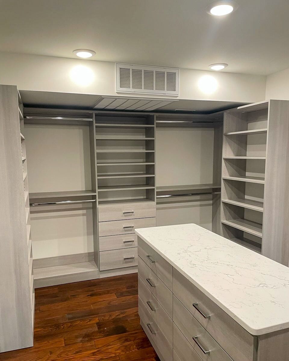 LB Classic Closets Will Give Your Mid-MO Closet All the Shelves & Drawers it Needs.