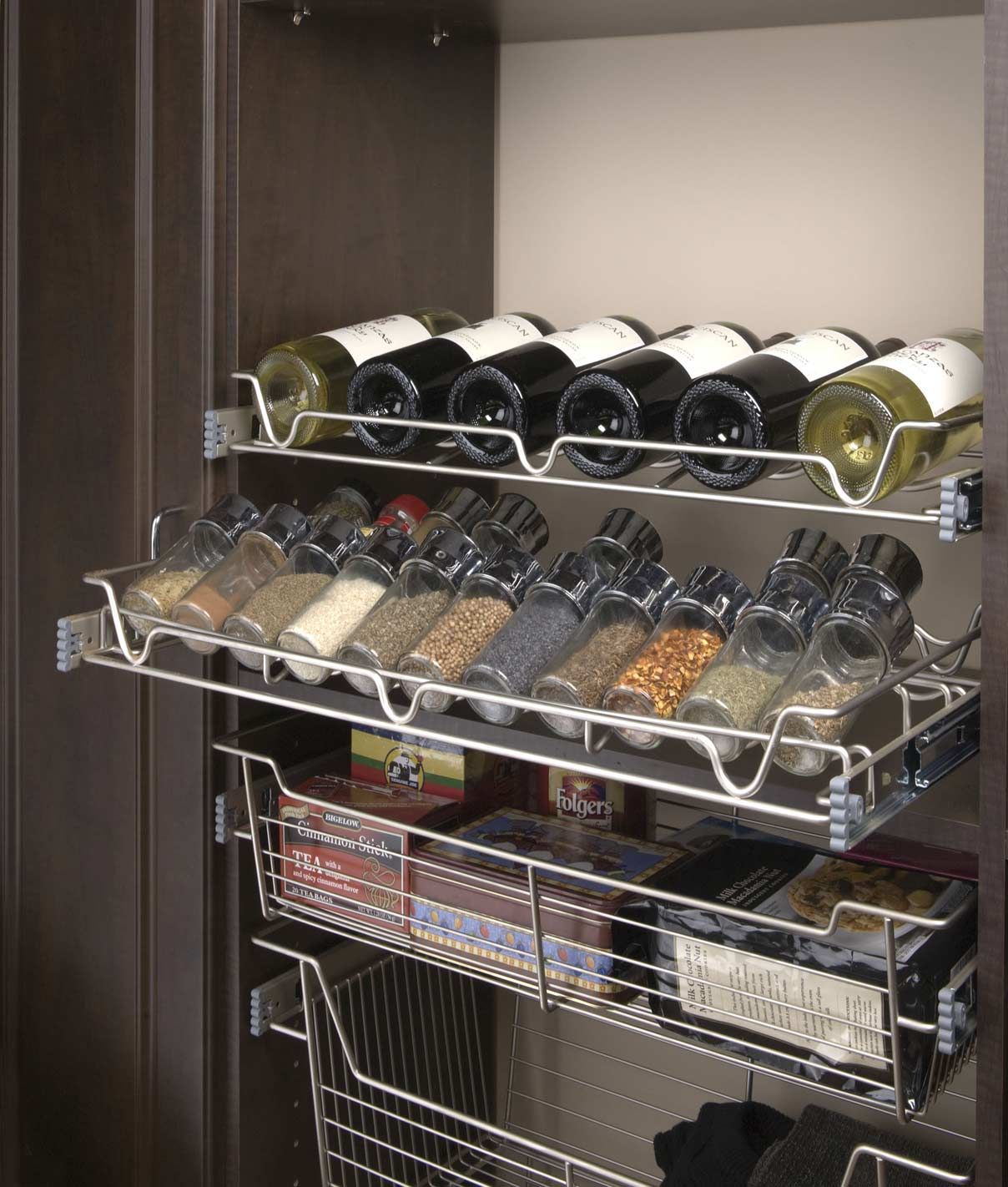 Keep All Your Spices, Snacks & More Neatly Organized With LB Classic Closets in Mid-Missouri.