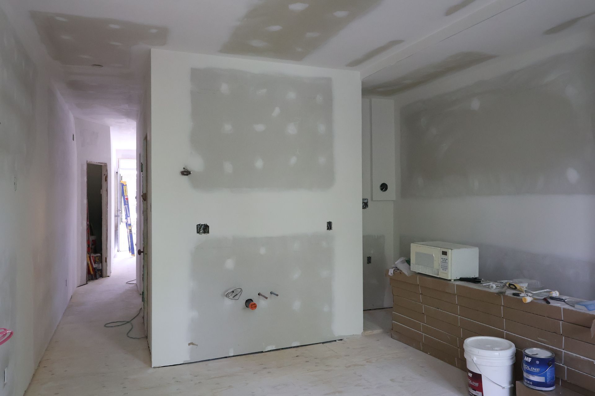 Image d'espace réservé : paysage gris et cercle semblable à un soleil.