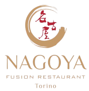Logo per il ristorante Nagoya Fusion di Torino, con calligrafia dorata e rossa su sfondo bianco.