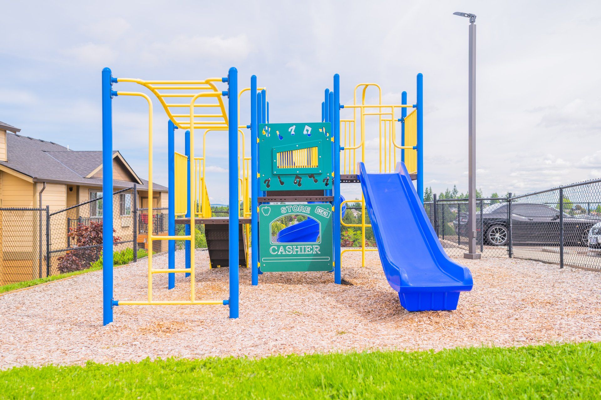 The Summit at Red Leaf Apartments Aspen Grove, RiverBend & ster