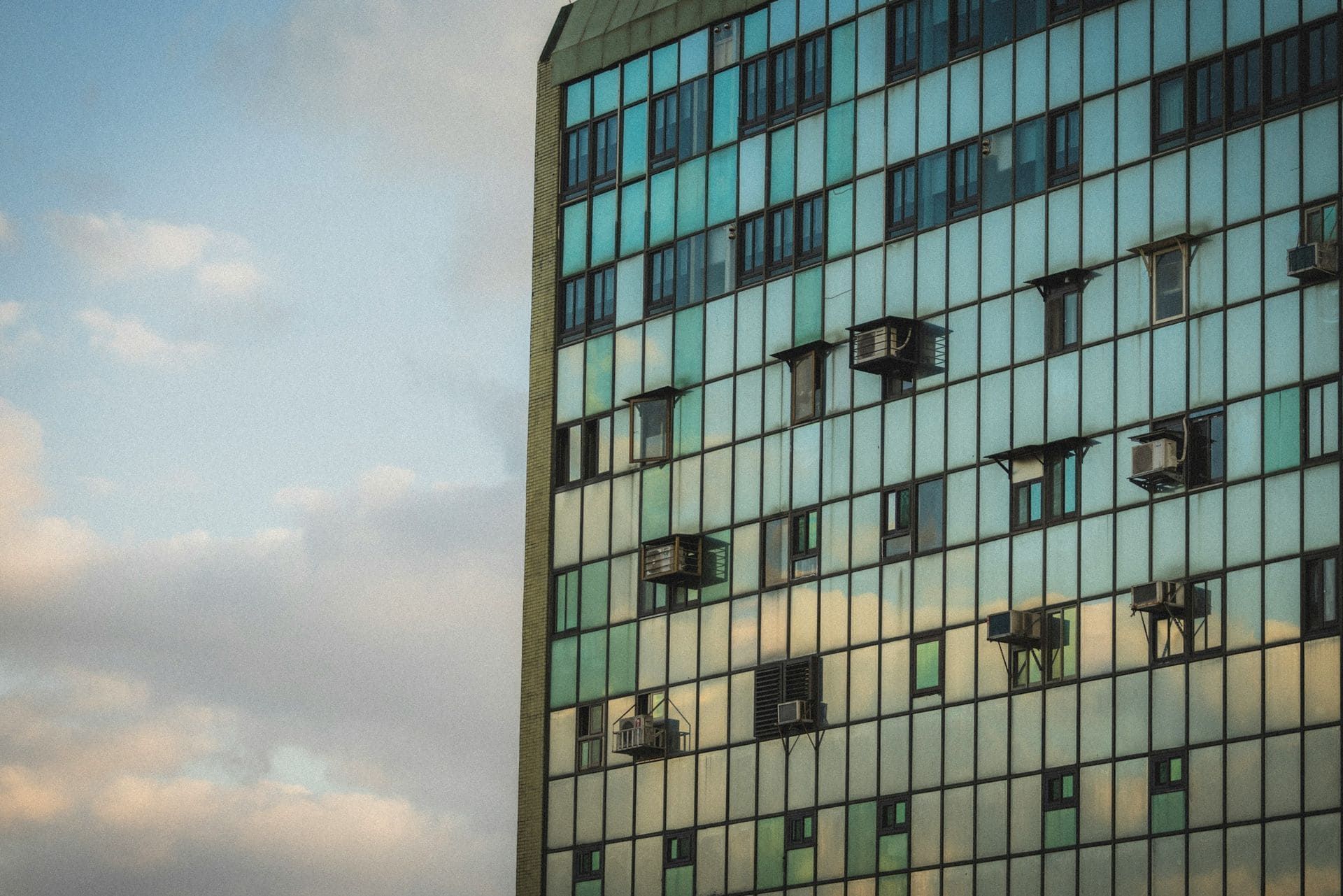 commercial window tinting process