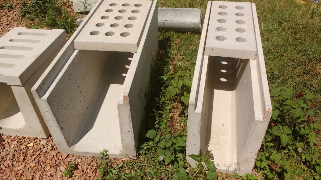 Canaletas de concreto com a Zanotello