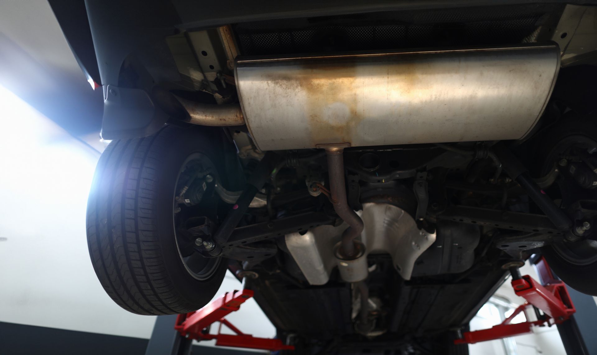 4 Early Signs of Exhaust Leaks in Heavy‑Duty Vehicles | Curry Truck & Auto