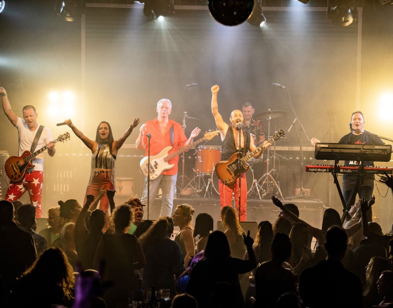 איזקיס זמר יווני ייצוג הופעות זום הפקות