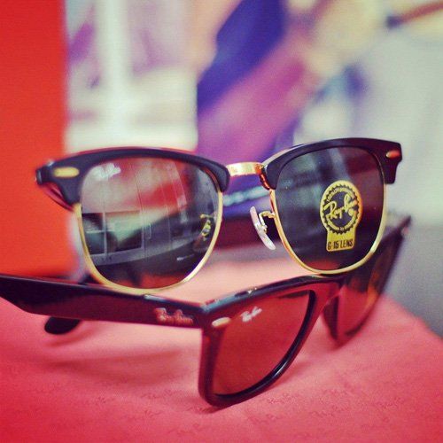 due occhiali ray ban unisex