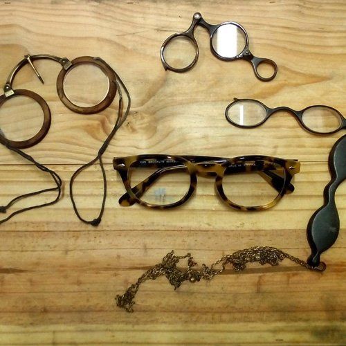 montature da vista in diversi colori e materiali