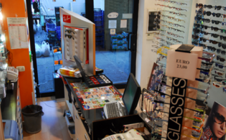 bancone negozio di ottica