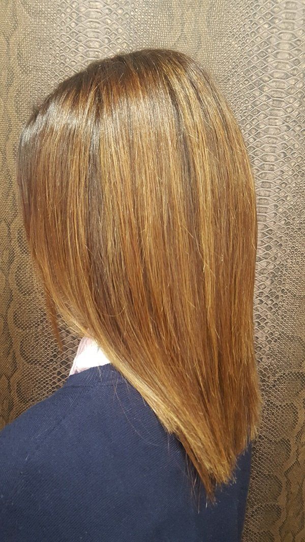 Un primer plano del cabello de una mujer en un peinado bob.