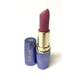 Un lápiz labial morado reposa sobre una superficie blanca.