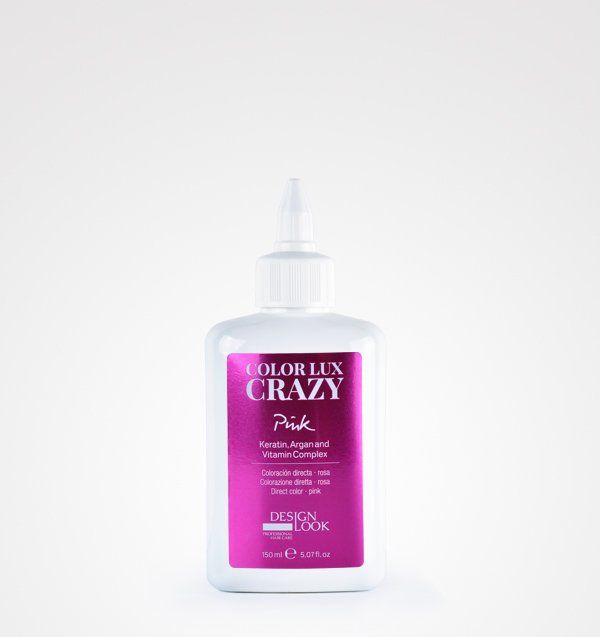 Una botella de color Lux Crazy Pink sobre un fondo blanco.