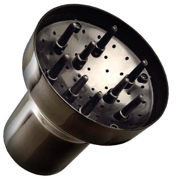 Un primer plano de un secador de pelo de acero inoxidable.
