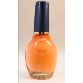 Una botella de esmalte de uñas naranja con tapón negro