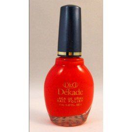 Una botella de esmalte de uñas rojo Dekade con tapón negro.