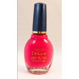 Una botella de esmalte de uñas Dekade de color rosa brillante.