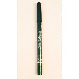Un lápiz delineador de ojos verde Kiko Decade sobre una superficie blanca