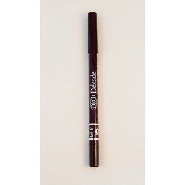 Un lápiz con la palabra «delade» escrita en él.