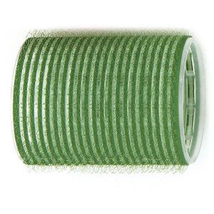 Un primer plano de un rodillo de pelo verde sobre un fondo blanco.