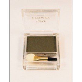 Una caja de sombras de ojos con un pincel dentro.