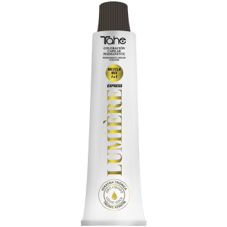 Un tubo de colorante para el cabello Luminere con tapa negra.