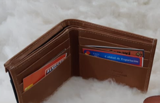 Billetera para hombre sencilla