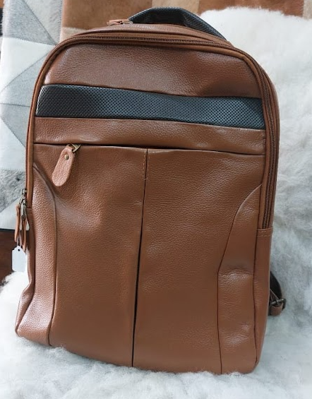 Morral de hombre sencillo