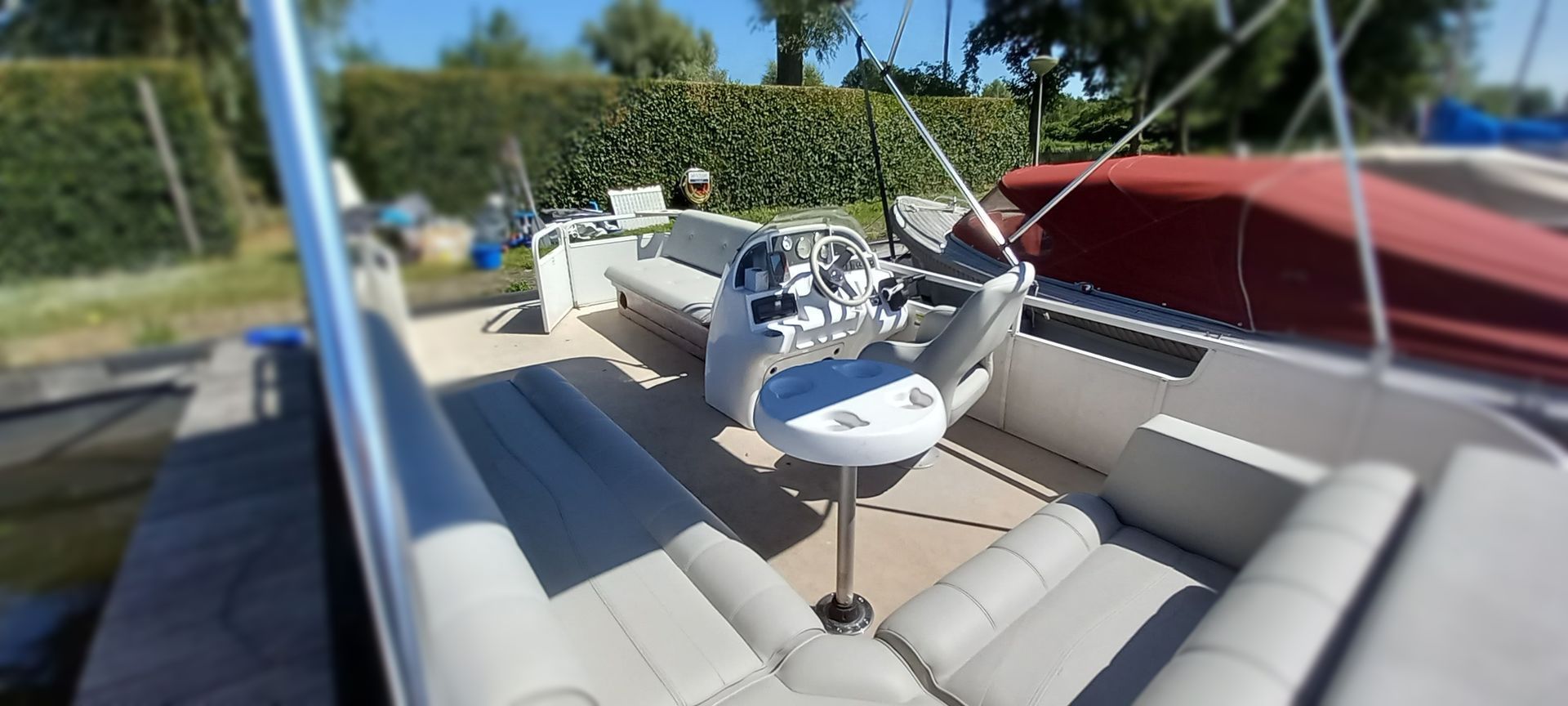 voorzicht pontonboot tes