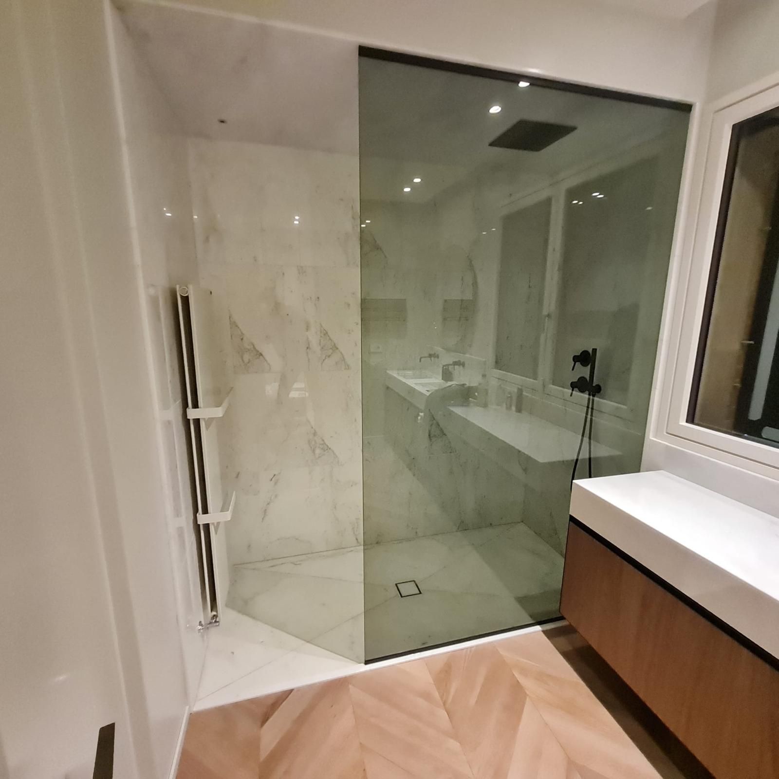 Rivestimenti per il bagno a Rimini in marmo